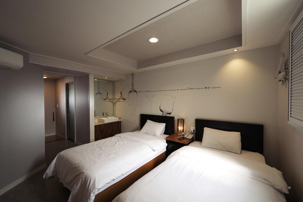 New Suwon Hotel Exterior foto