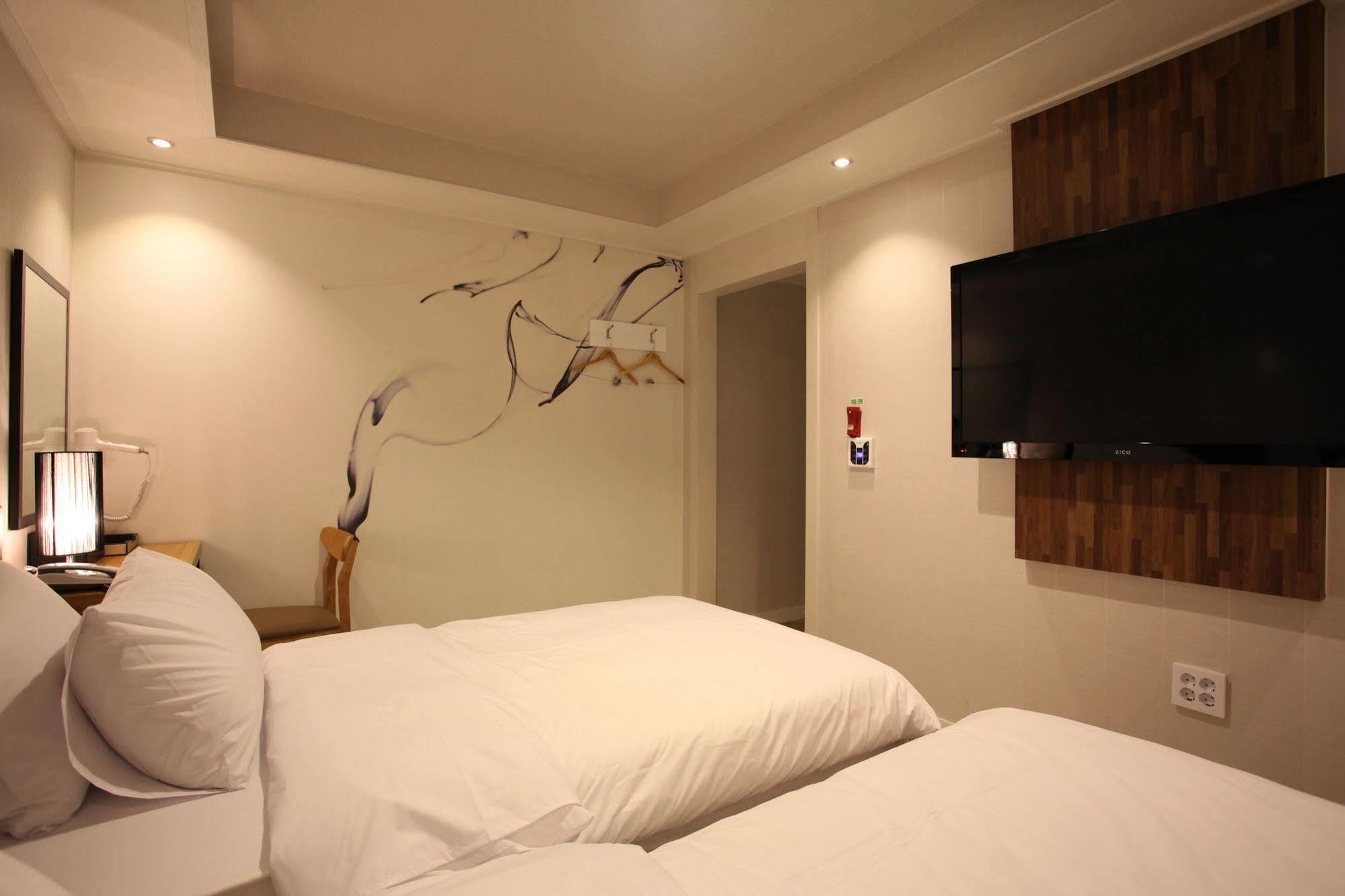 New Suwon Hotel Exterior foto